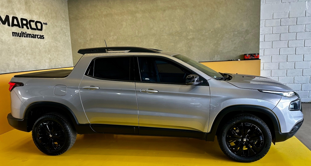 fiat toro 1.3 turbo 270 flex volcano at6 4p automatico 2023
