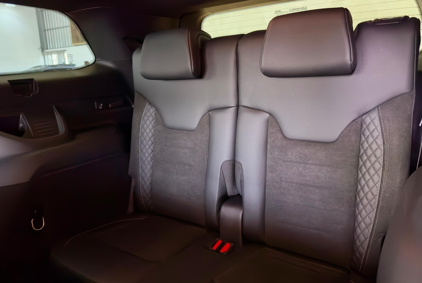 jeep commander 2.0 hurricane 4 turbo gasolina blackhawk at9 1.9 4p automatico 2025