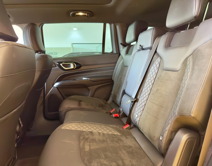 jeep commander 2.0 hurricane 4 turbo gasolina blackhawk at9 1.9 4p automatico 2025