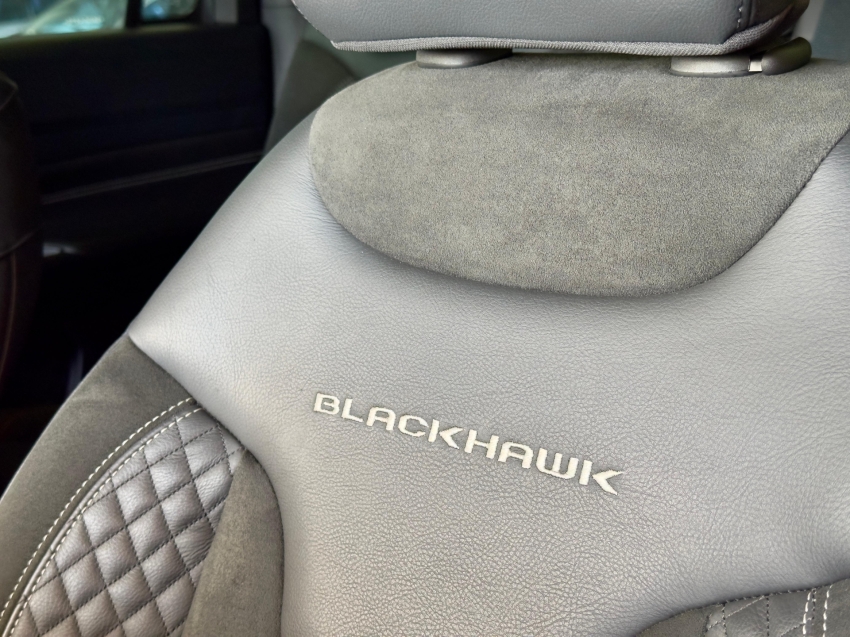 jeep commander 2.0 hurricane 4 turbo gasolina blackhawk at9 1.9 4p automatico 2025