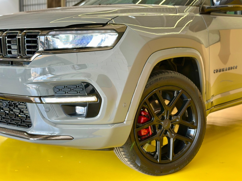 jeep commander 2.0 hurricane 4 turbo gasolina blackhawk at9 1.9 4p automatico 2025