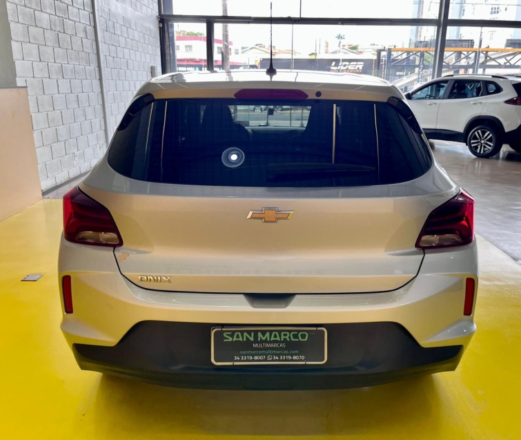 chevrolet onix 1.0 flex manual 9.9 4p 20235