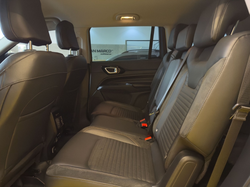 jeep commander 2.0 td380 turbo diesel limited at9 1.9 4p automatico 20233