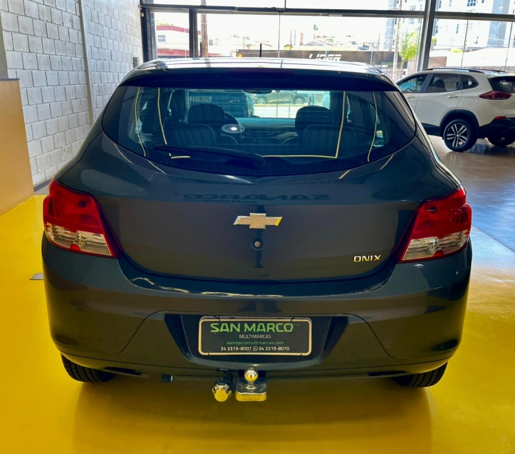 chevrolet onix 1.0 mpfi ls 8v flex 4p manual 9.9 20165