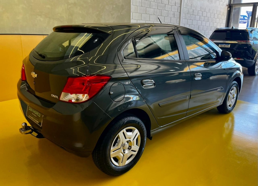 chevrolet onix 1.0 mpfi ls 8v flex 4p manual 9.9 20166