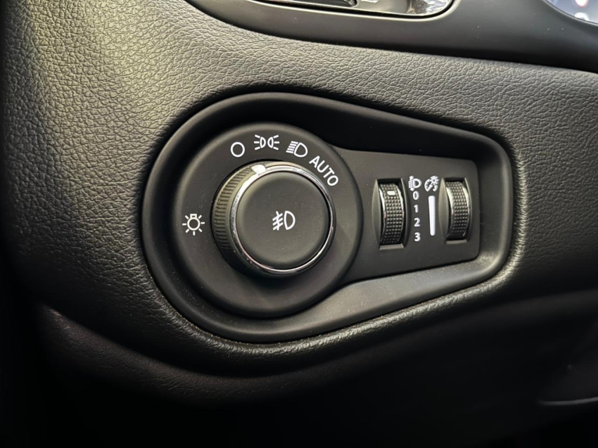 jeep renegade 1.3 t270 turbo flex sahara at6 4p automatico 202517