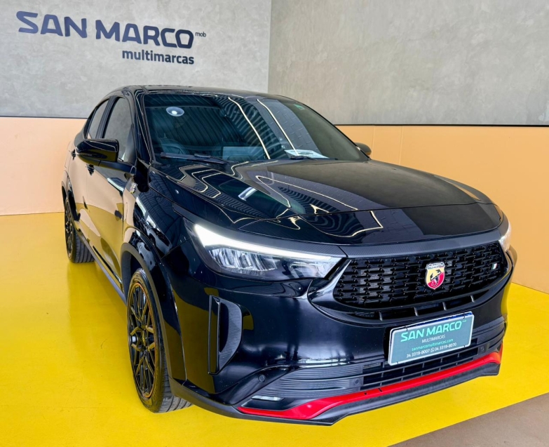 fiat fastback 1.3 turbo 270 flex abarth at6 4p automatico 2025