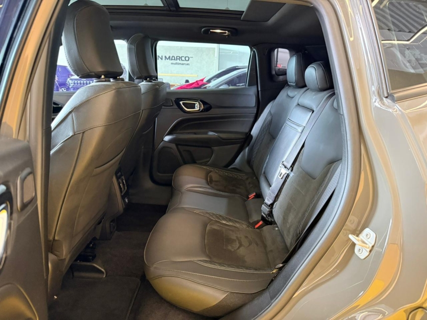 jeep compass 2.0 hurricane 4 turbo gasolina blackhawk at9 4p automatico 202517