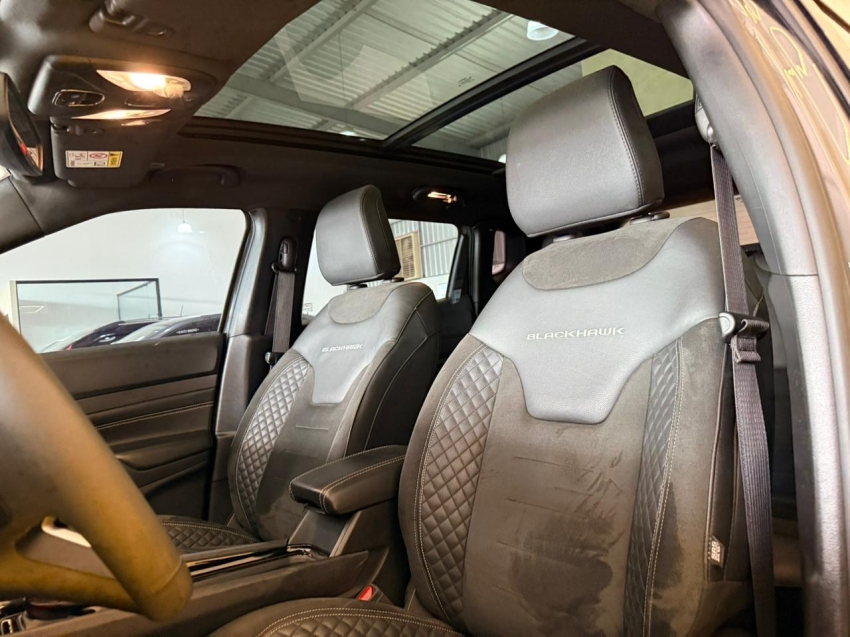 jeep compass 2.0 hurricane 4 turbo gasolina blackhawk at9 4p automatico 202515