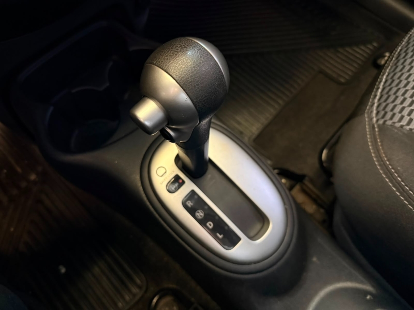 nissan march 1.6 sl 16v flexstart 4p xtronic flex automatico 202015