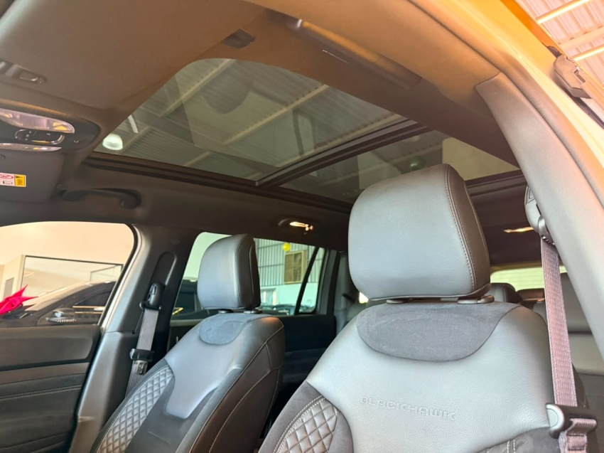 jeep commander 2.0 hurricane 4 turbo gasolina blackhawk at9 4p automatico 202617