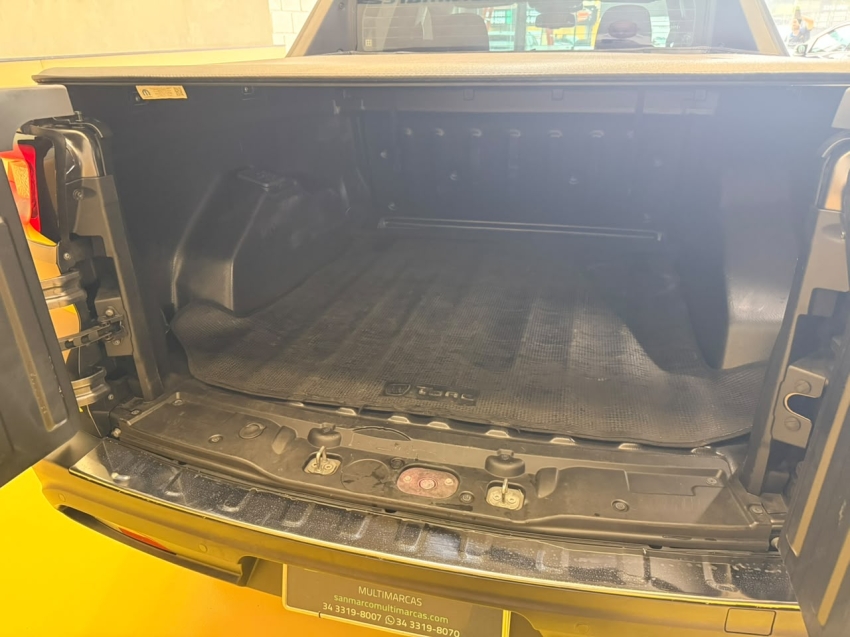 fiat toro 2.0 16v turbo diesel volcano 4wd at9 2.2 4p automatico 20256