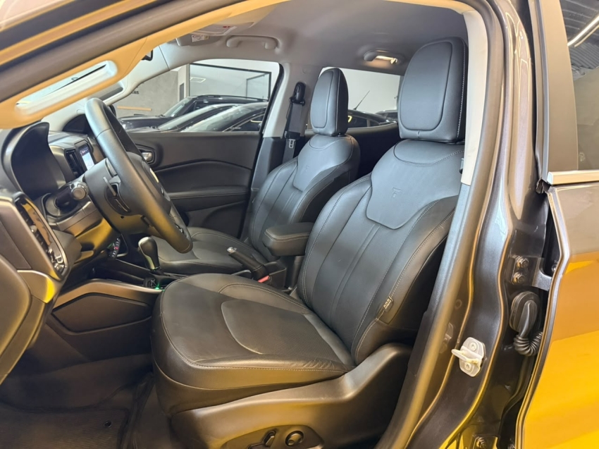 fiat toro 2.0 16v turbo diesel volcano 4wd at9 2.2 4p automatico 202515