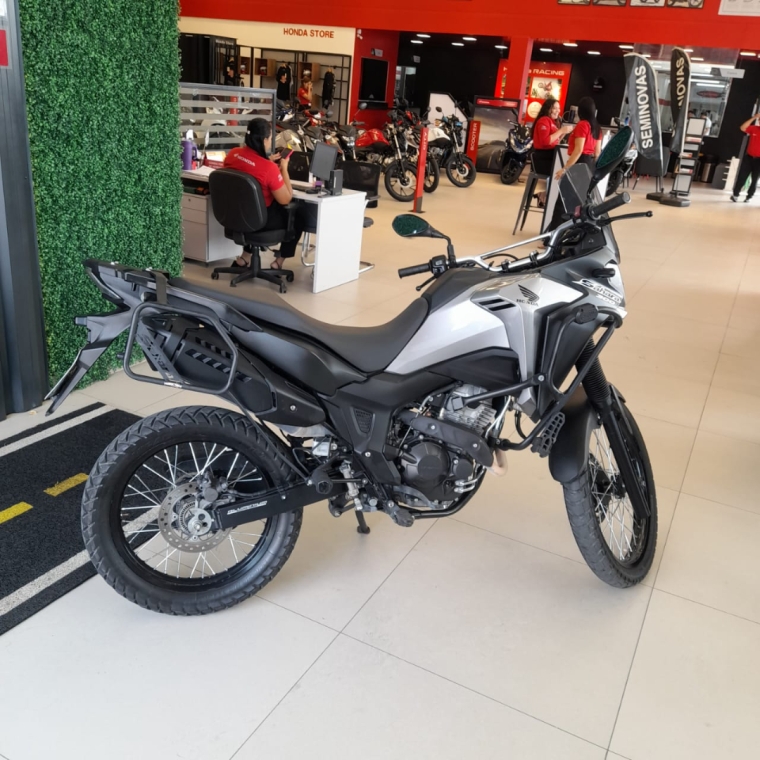 honda xre honda/xre 300 sahara 2023/24 r$ 31.500,00 qzt0c01