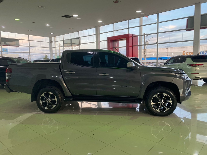 mitsubishi l200 triton 2.4 16v turbo diesel sport hpe cd 4p 4x4 automatico 2022