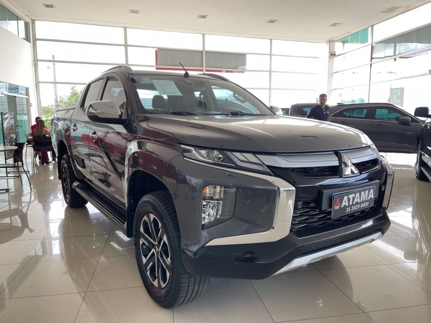 mitsubishi l200 triton 2.4 16v turbo diesel sport hpe-s cd 4p 4x4 automatico 2023 mitsubishi l200 triton 2.4 16v turbo diesel sport hpe-s cd 4p 4x4 automatico 2023