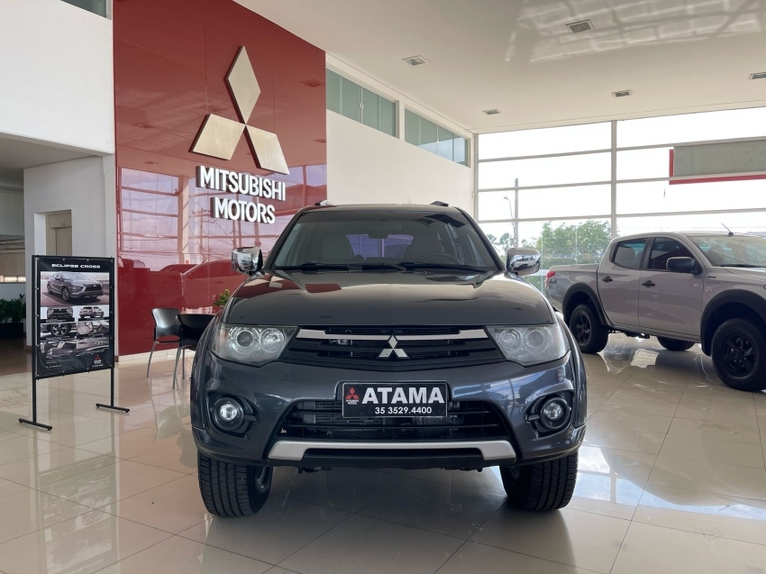 mitsubishi pajero 3.2 outdoor 4x4 16v turbo intercooler diesel 4p automatico 2017