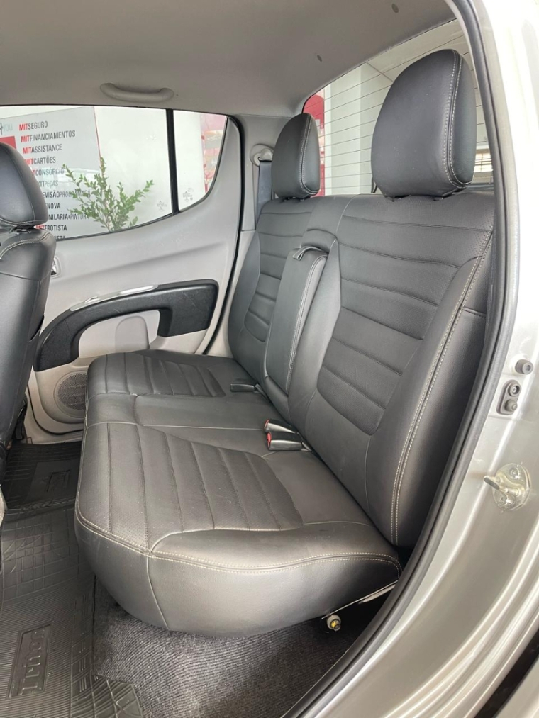 mitsubishi l200 triton 3.5 hpe 4x4 cd v6 24v flex 4p automatico 2013