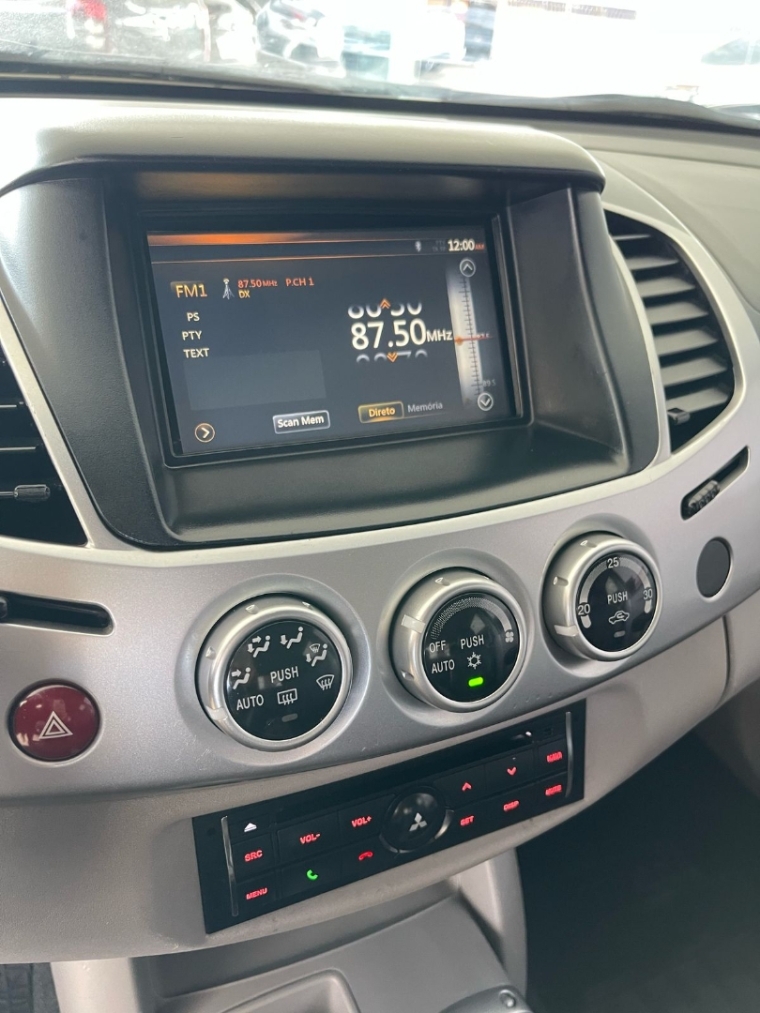 mitsubishi l200 triton 3.5 hpe 4x4 cd v6 24v flex 4p automatico 2013