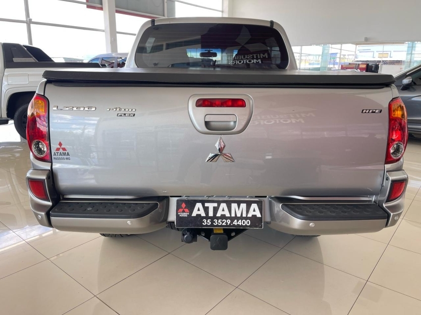 mitsubishi l200 triton 3.5 hpe 4x4 cd v6 24v flex 4p automatico 2013