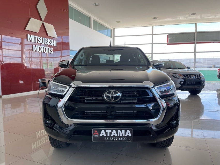 toyota hilux 2.8 d-4d turbo diesel cd srx 4x4 automatico 2023