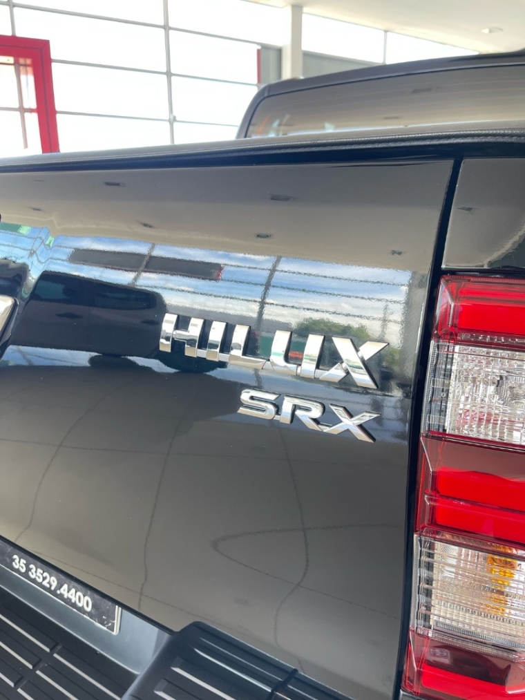 toyota hilux 2.8 d-4d turbo diesel cd srx 4x4 automatico 2023