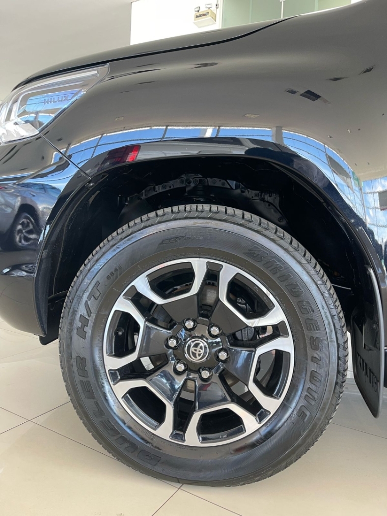 toyota hilux 2.8 d-4d turbo diesel cd srx 4x4 automatico 2023