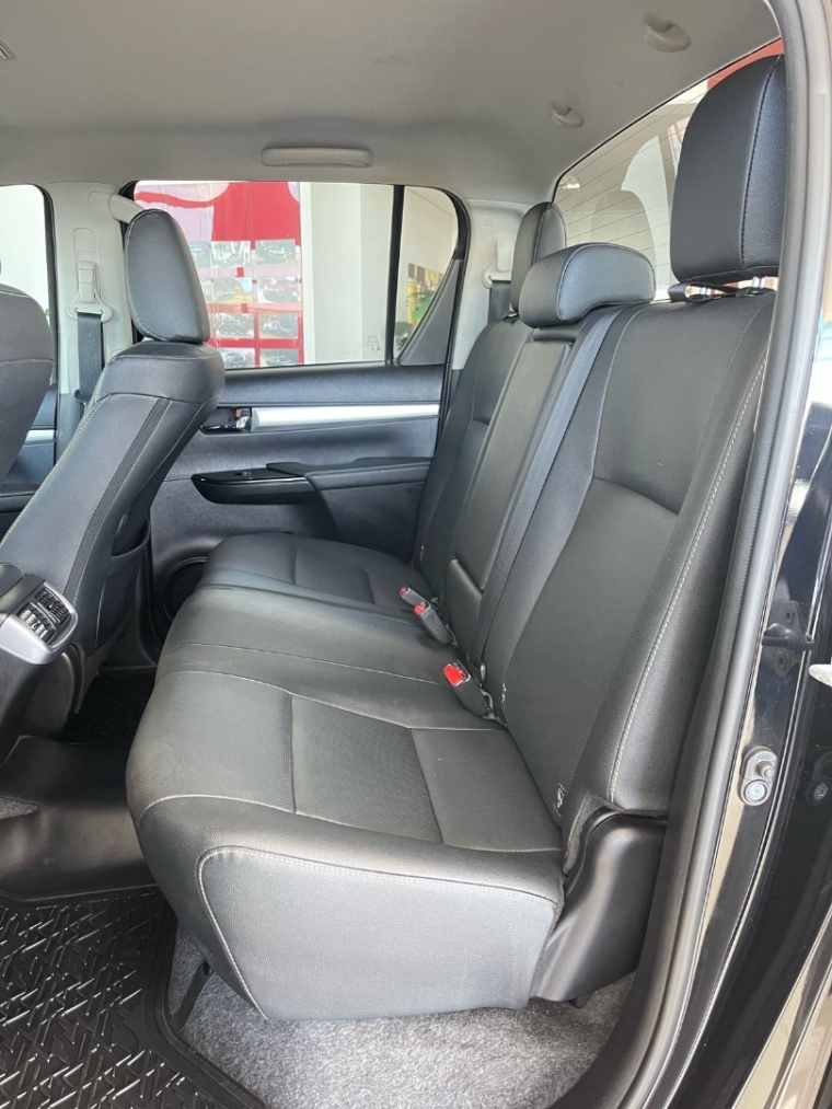 toyota hilux 2.8 d-4d turbo diesel cd srx 4x4 automatico 2023
