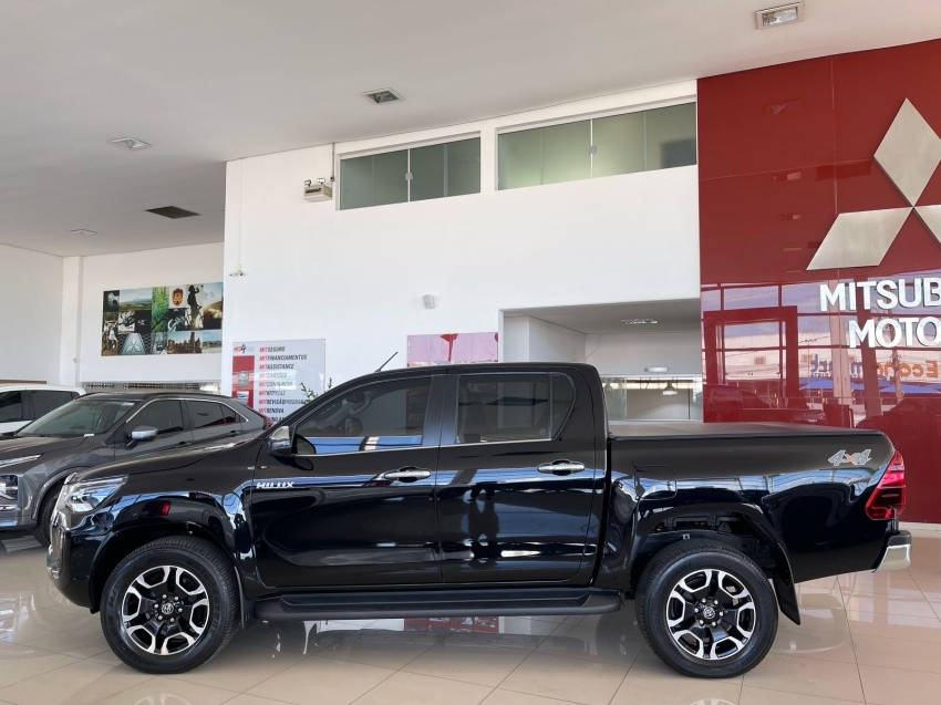 toyota hilux 2.8 d-4d turbo diesel cd srx 4x4 automatico 2023