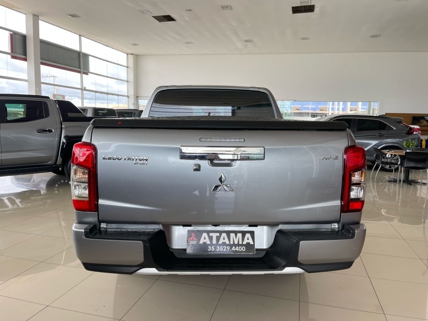 mitsubishi l200 triton 2.4 16v turbo diesel sport hpe cd 4p 4x4 automatico 2022