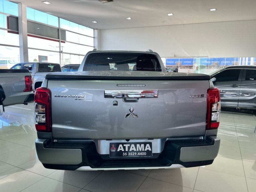 mitsubishi l200 triton 2.4 16v turbo diesel sport hpe cd 4p 4x4 automatico 2024