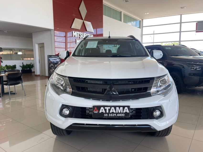 mitsubishi l200 triton 2.4 16v turbo diesel sport hpe-s cd 4p 4x4 automatico 2020