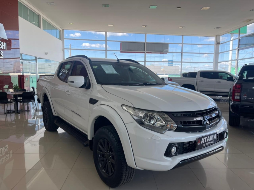 mitsubishi l200 triton 2.4 16v turbo diesel sport hpe-s cd 4p 4x4 automatico 2020 mitsubishi l200 triton 2.4 16v turbo diesel sport hpe-s cd 4p 4x4 automatico 2020