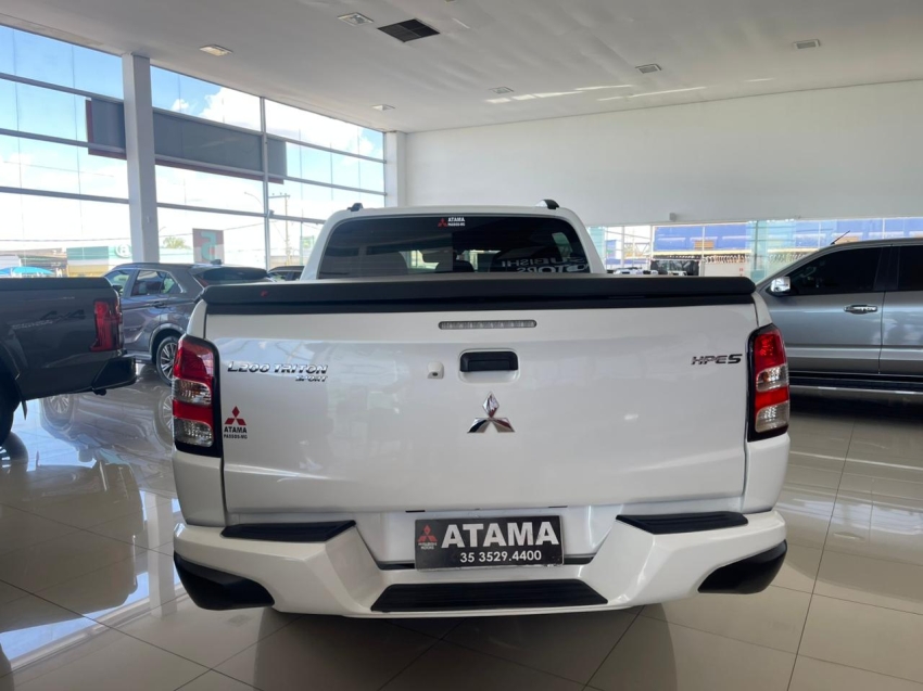 mitsubishi l200 triton 2.4 16v turbo diesel sport hpe-s cd 4p 4x4 automatico 2020