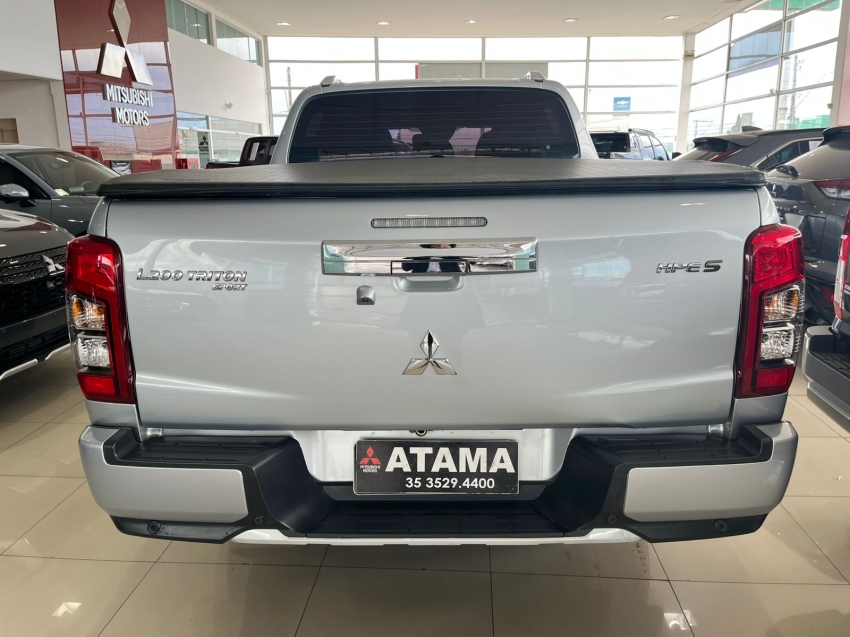 mitsubishi l200 triton 2.4 16v turbo diesel sport hpe-s cd 4p 4x4 automatico 2023
