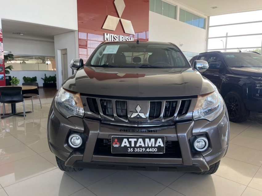 mitsubishi l200 triton 2.4 16v turbo diesel sport hpe cd 4p 4x4 automatico 2020