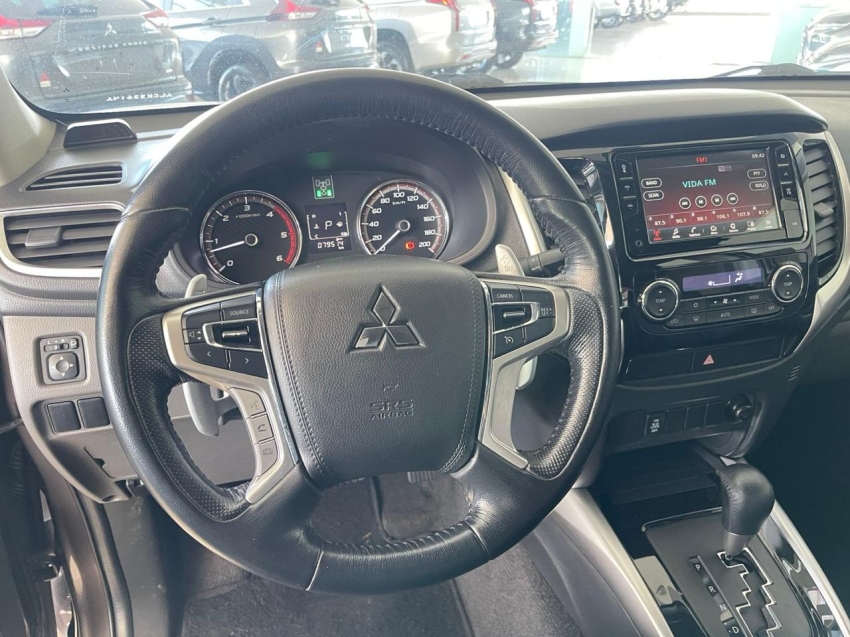 mitsubishi l200 triton 2.4 16v turbo diesel sport hpe cd 4p 4x4 automatico 2020