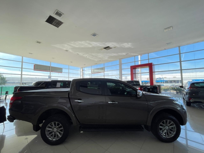 mitsubishi l200 triton 2.4 16v turbo diesel sport hpe cd 4p 4x4 automatico 2020