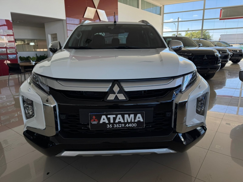 mitsubishi l200 triton 2.4 16v turbo diesel sport hpe-s cd 4p 4x4 automatico 2025