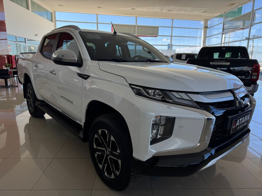 mitsubishi l200 triton 2.4 16v turbo diesel sport hpe-s cd 4p 4x4 automatico 2025 mitsubishi l200 triton 2.4 16v turbo diesel sport hpe-s cd 4p 4x4 automatico 2025