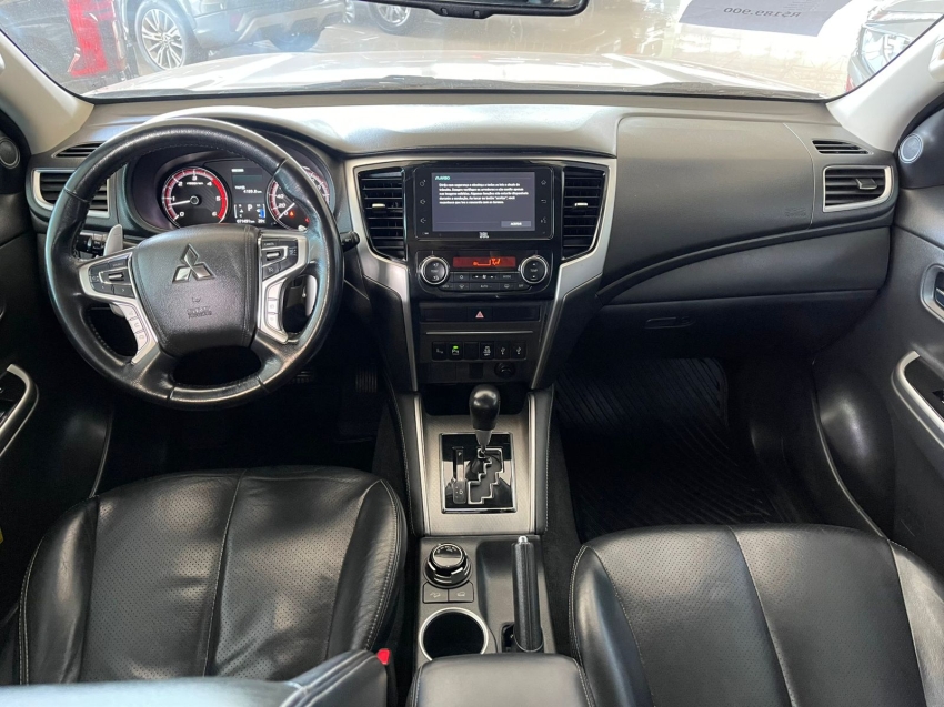 mitsubishi l200 triton 2.4 16v turbo diesel outdoor hpe-s cd 4x4 automatico 4p 2021