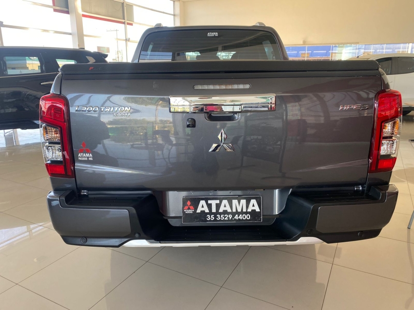 mitsubishi l200 triton 2.4 16v turbo diesel sport hpe-s cd 4p 4x4 automatico 2023