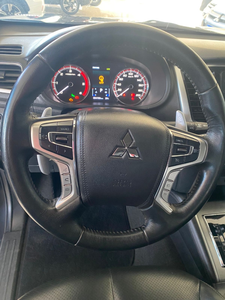 mitsubishi l200 triton 2.4 16v turbo diesel sport hpe-s cd 4p 4x4 automatico 2023