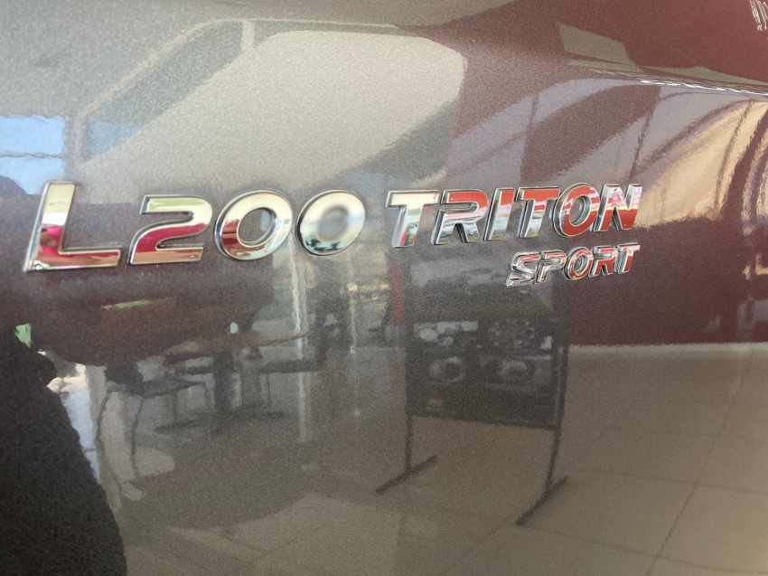 mitsubishi l200 triton 2.4 16v turbo diesel sport hpe-s cd 4p 4x4 automatico 2023