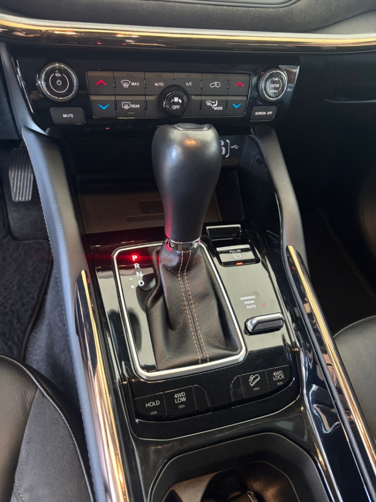 jeep commander 2.0 td380 turbo diesel limited at9 1.9 5p automatico 2022