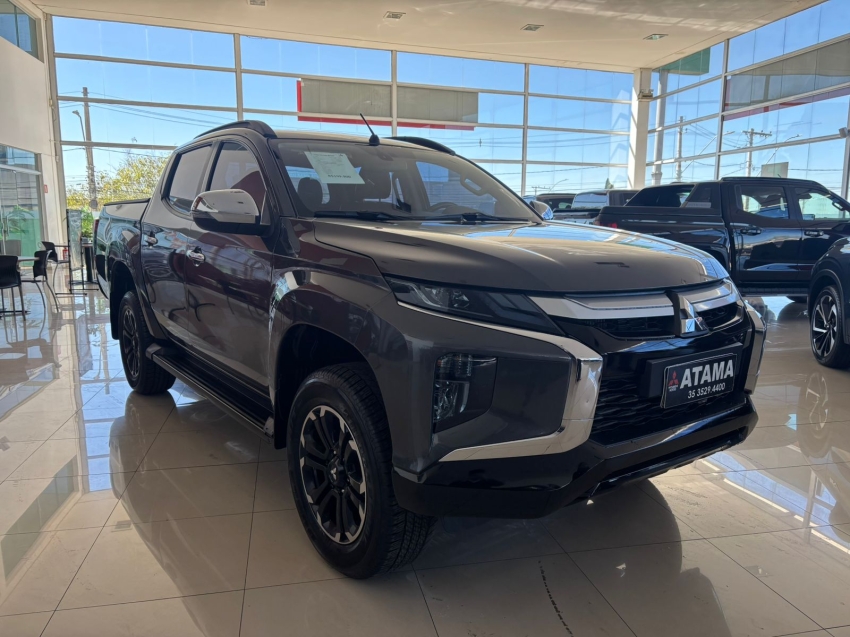 mitsubishi l200 triton 2.4 16v turbo diesel sport hpe cd 4p 4x4 automatico 2023