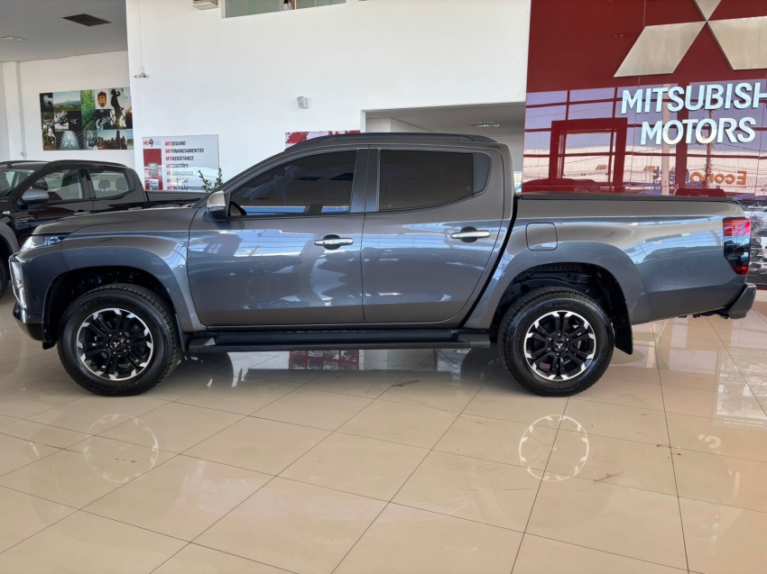 mitsubishi l200 triton 2.4 16v turbo diesel sport hpe cd 4p 4x4 automatico 2023