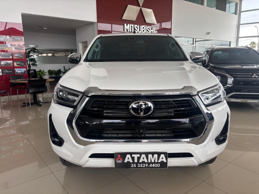 toyota hilux 2.8 d-4d turbo diesel cd srx 4x4 automatico 2.7 4p 2022
