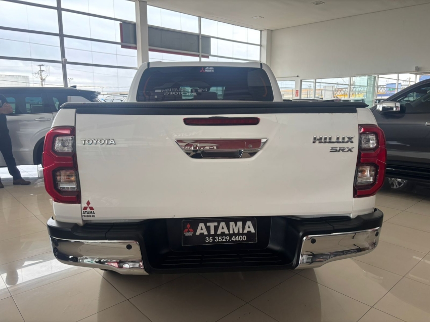 toyota hilux 2.8 d-4d turbo diesel cd srx 4x4 automatico 2.7 4p 2022