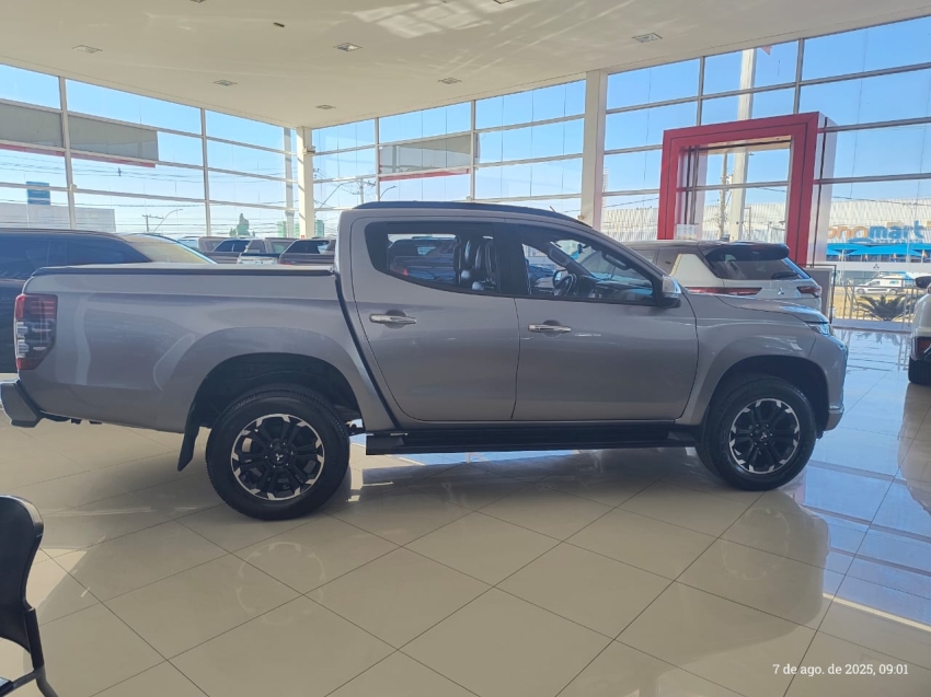 mitsubishi l200 triton 2.4 16v turbo diesel sport hpe cd 4p 4x4 automatico 2023